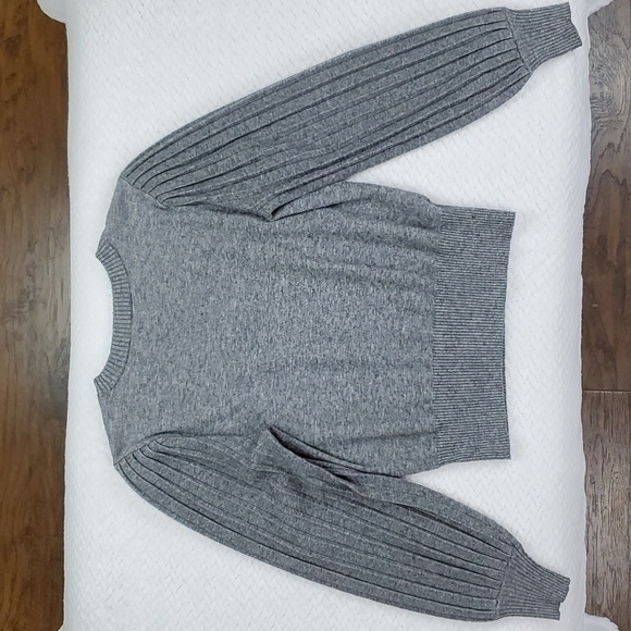 Loft Pleated Puff Sleeve Gray Sweater Size Small - Picture 3 of 16